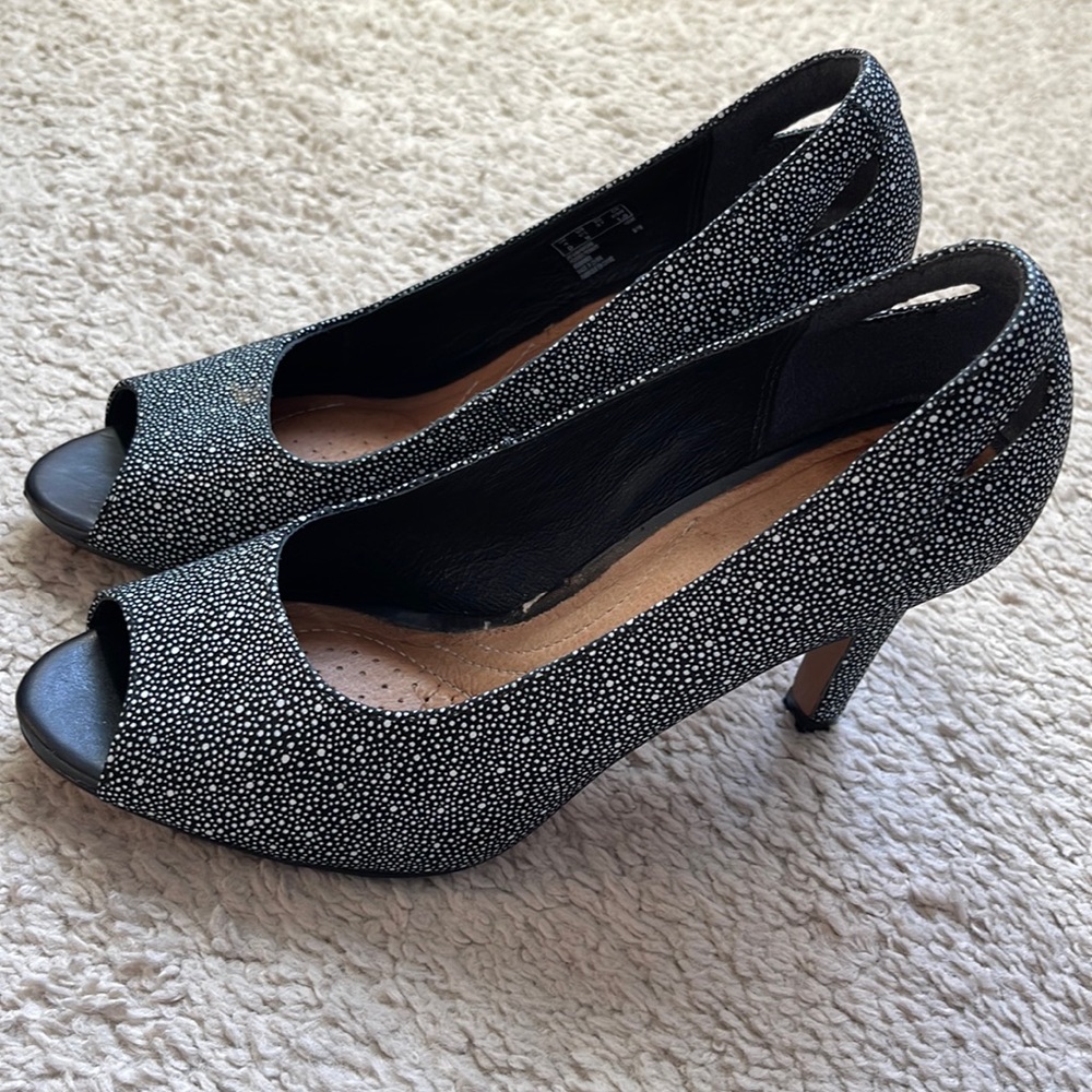 Clarks Peep Toe